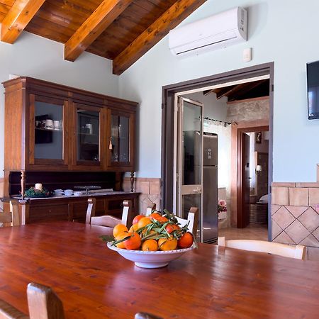 Villa Del Gelso Chalet Nel Parco Delletna Mascali Buitenkant foto