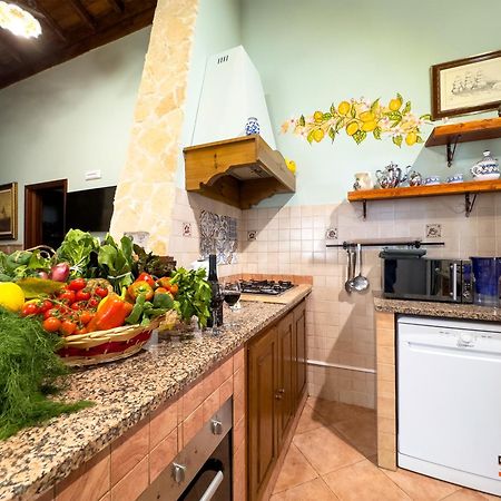 Villa Del Gelso Chalet Nel Parco Delletna Mascali Buitenkant foto